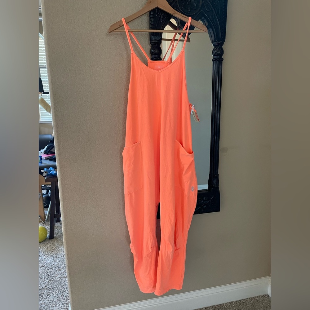 Free people movement Hot shot Jumper